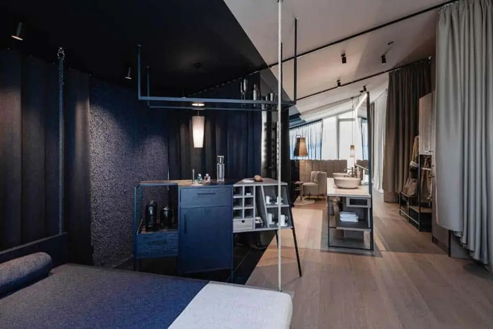 AEON Hotel B&B