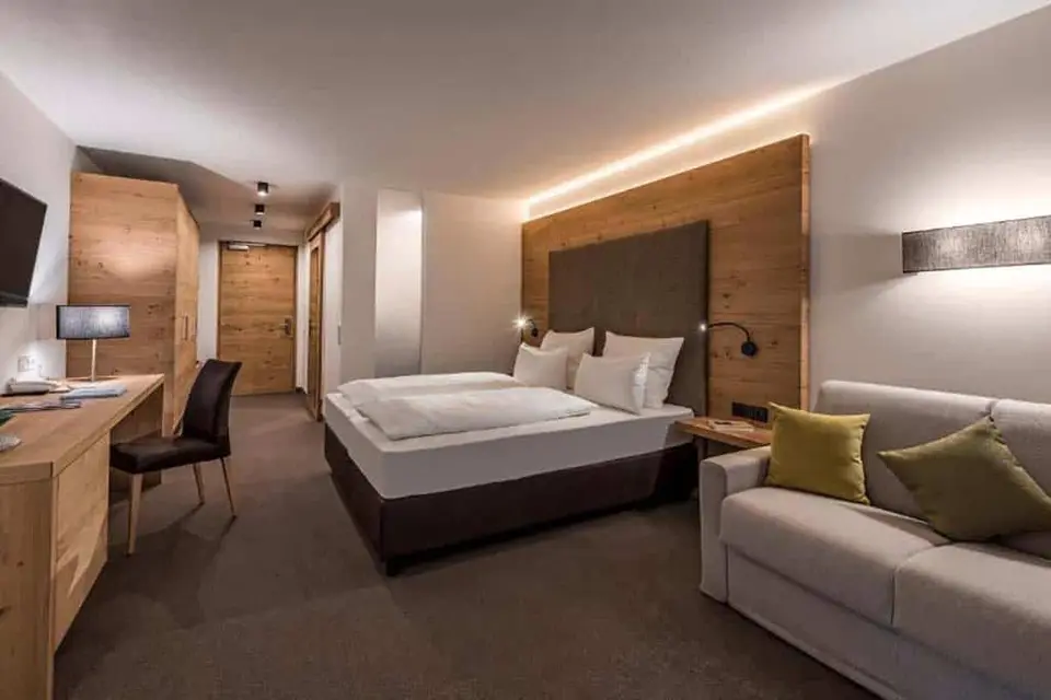Eden Hotel