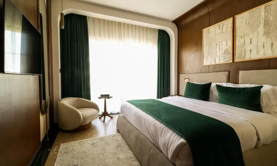 Bratus Hotel