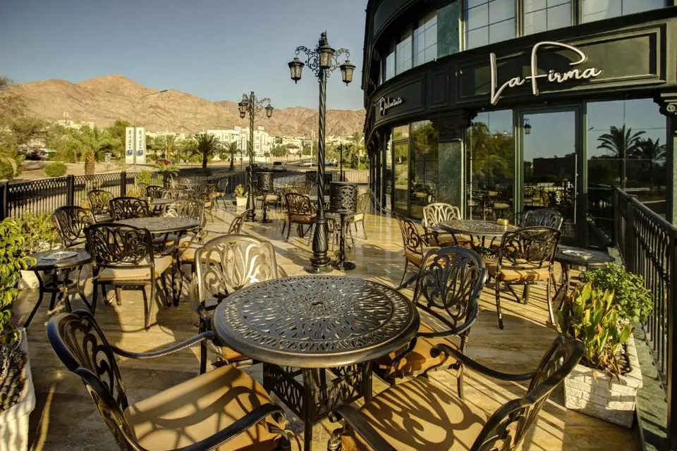Bratus Hotel
