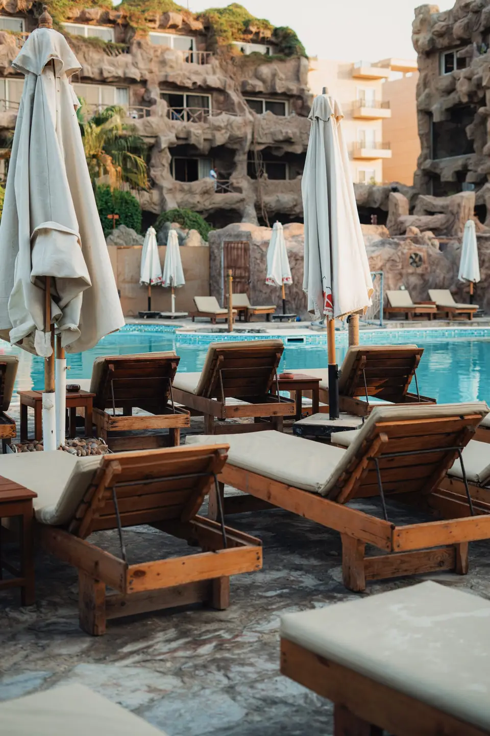 Caves Beach Resort Hurghada