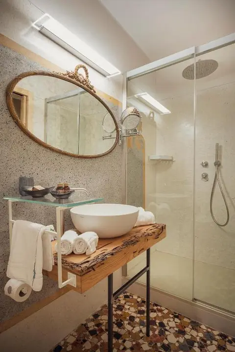Cinqueteste Luxury Home