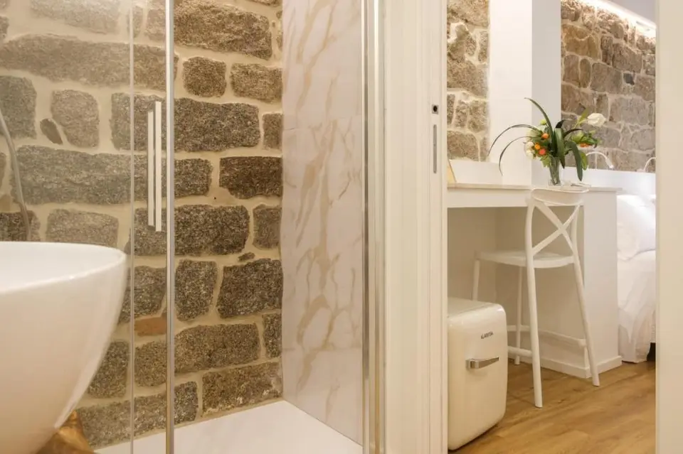 Emma's Downtown - Eco Design Rooms