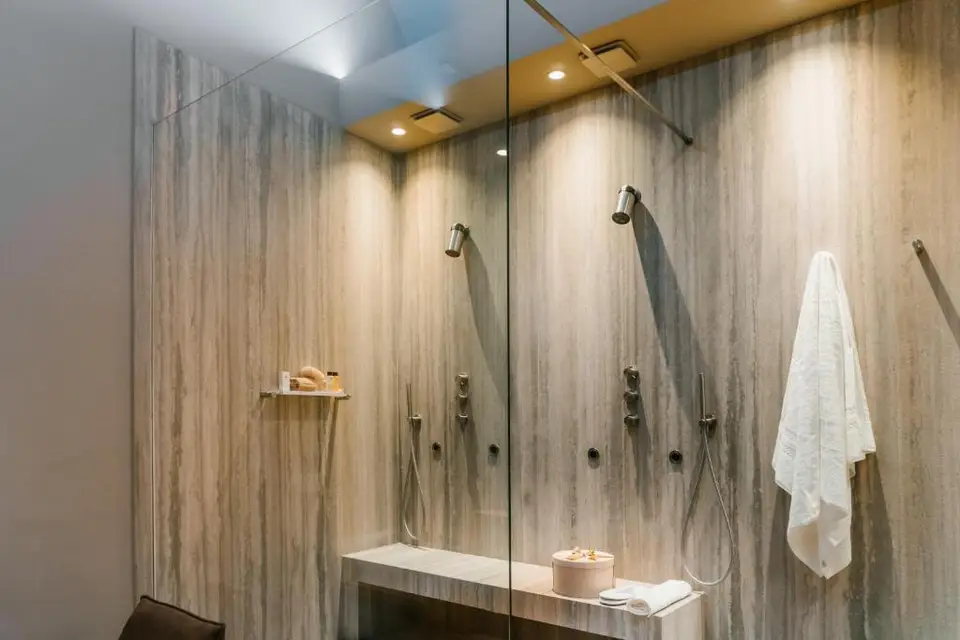 ETNEA Suite 270