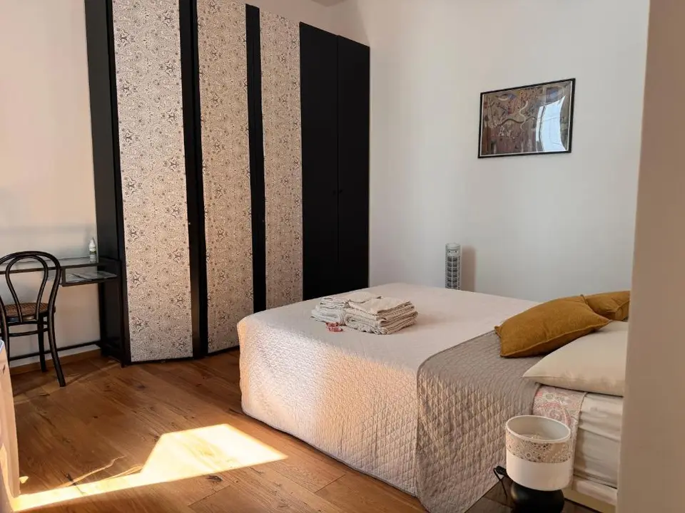 Genoa Waterfront Room