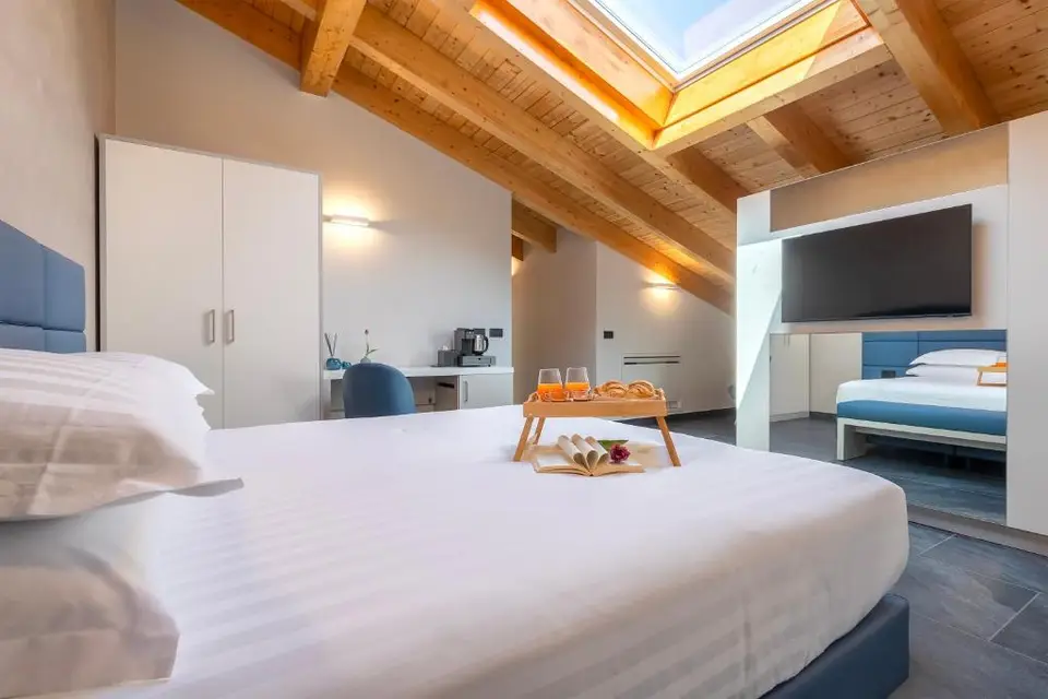 Mesbeglia Luxury Rooms