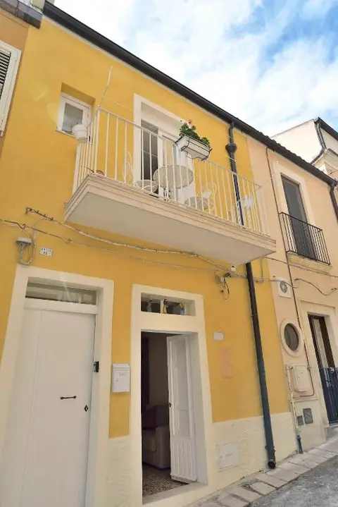 Ragusa exclusive flat with terrace & BBQ