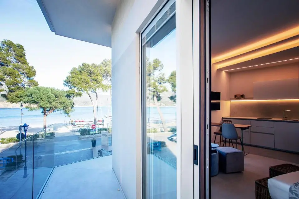 Vistamare Suite & Room
