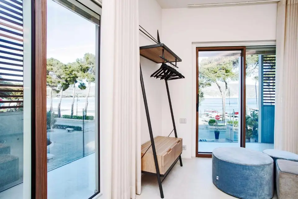 Vistamare Suite & Room