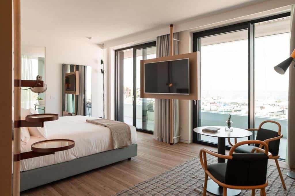 Laguna Faro Suites