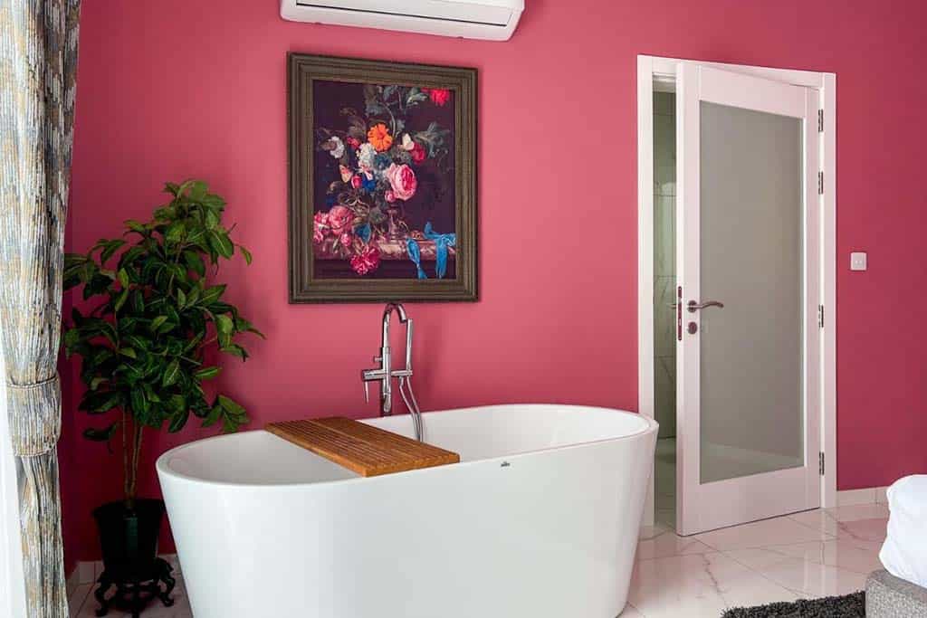 100 Boutique Living