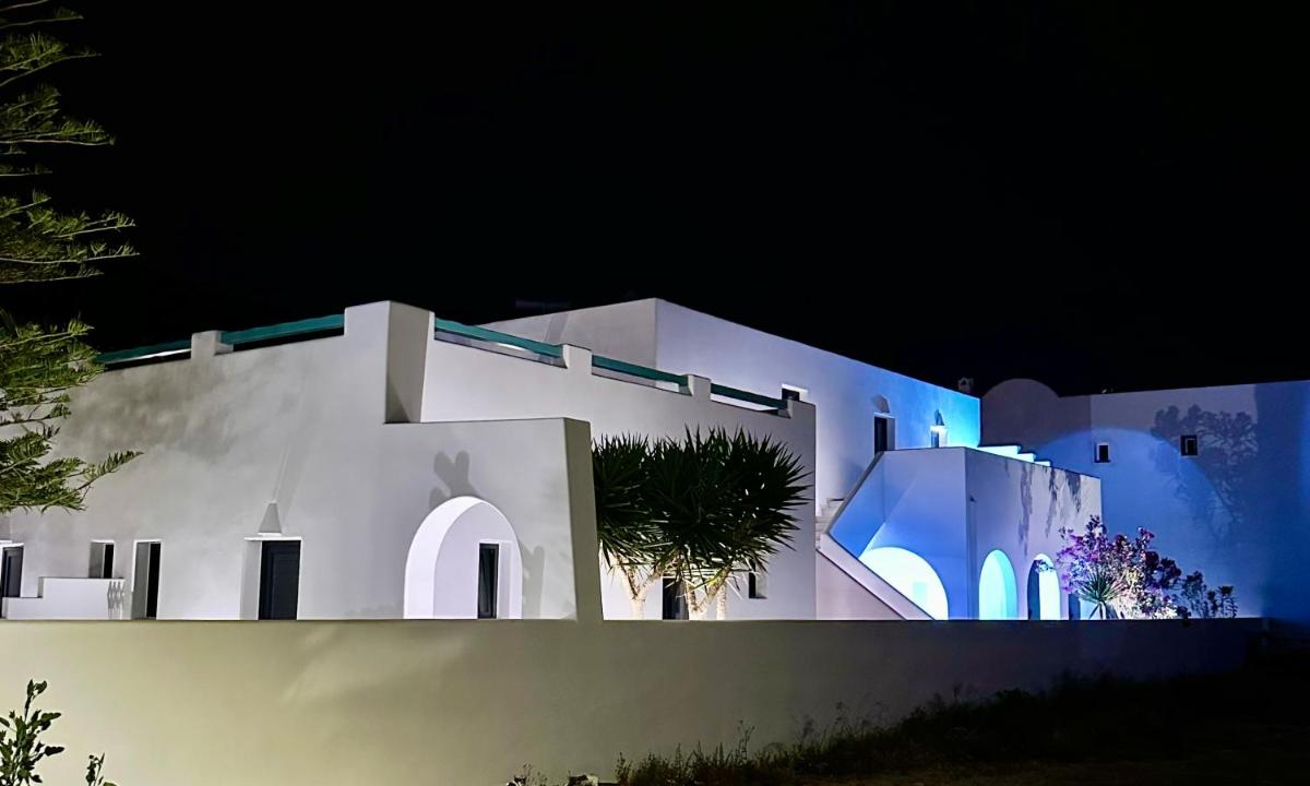 Miracles Suites - Adults Only