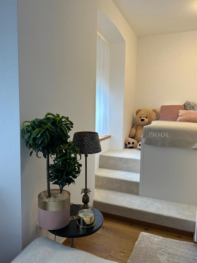 Apartma Sarah's Happy Place