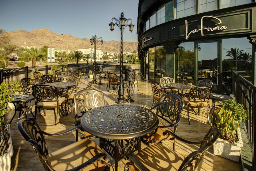 Bratus Hotel
