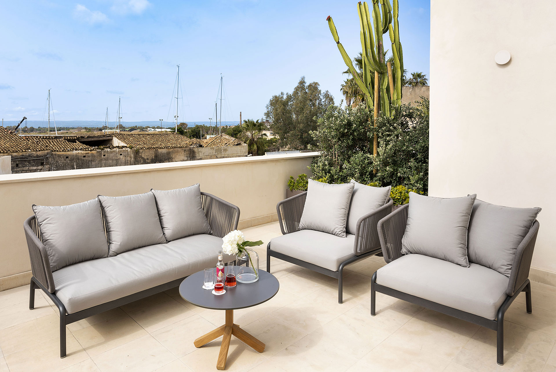 Byssus Suites