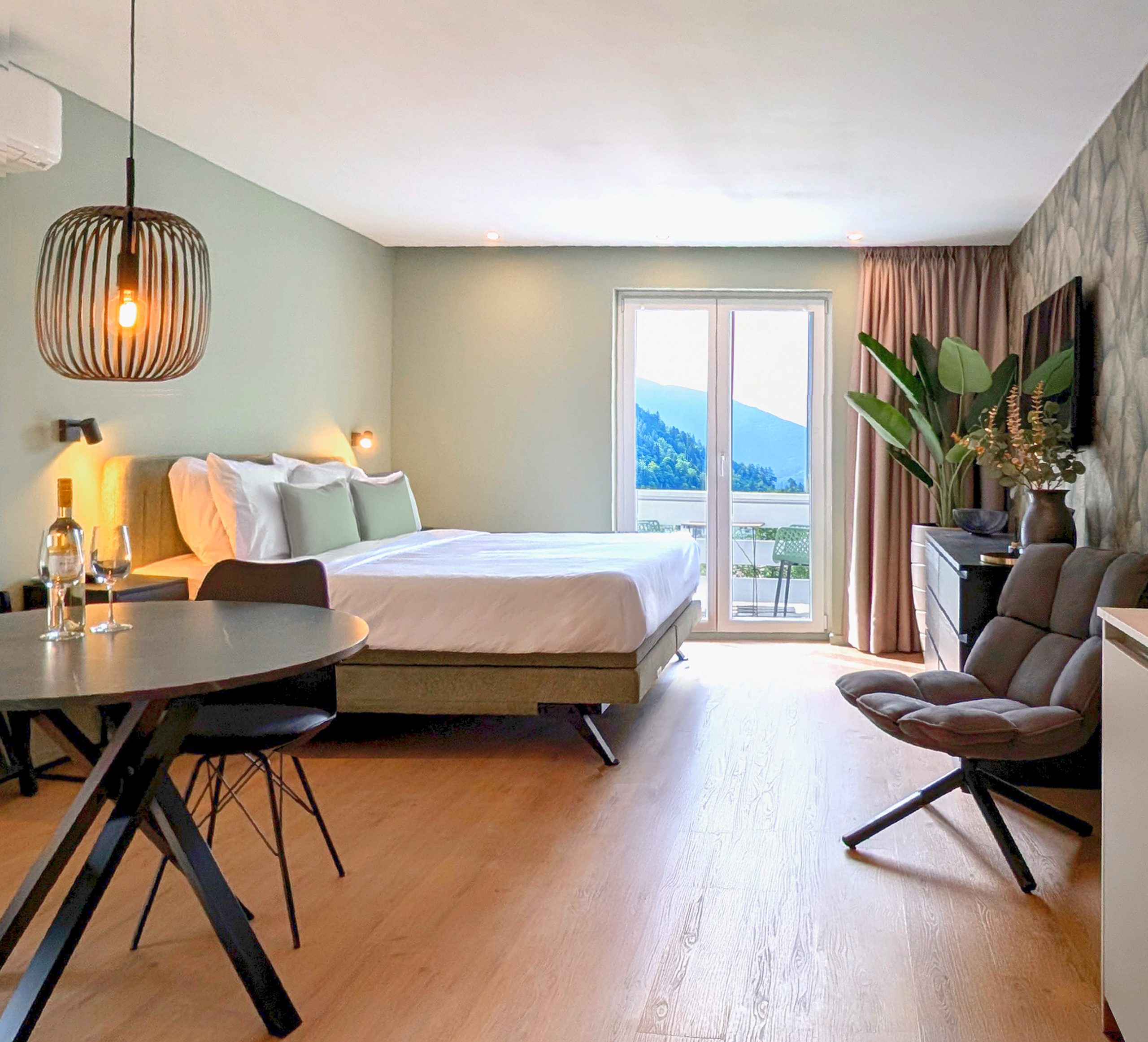 Green Heart Suites