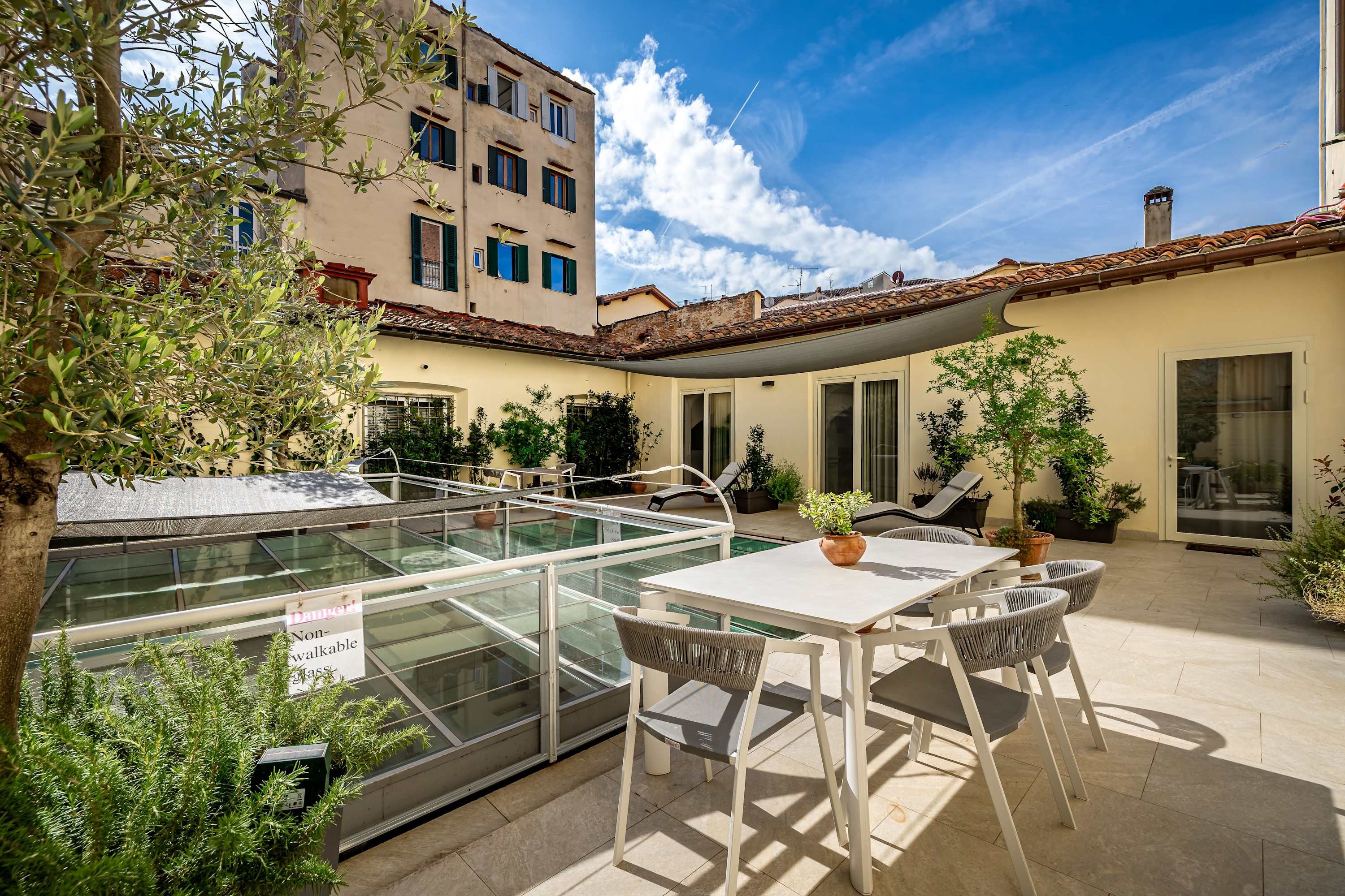 Le Corti by Dimora Collection