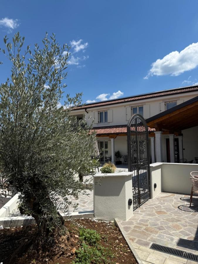 Villa Lory