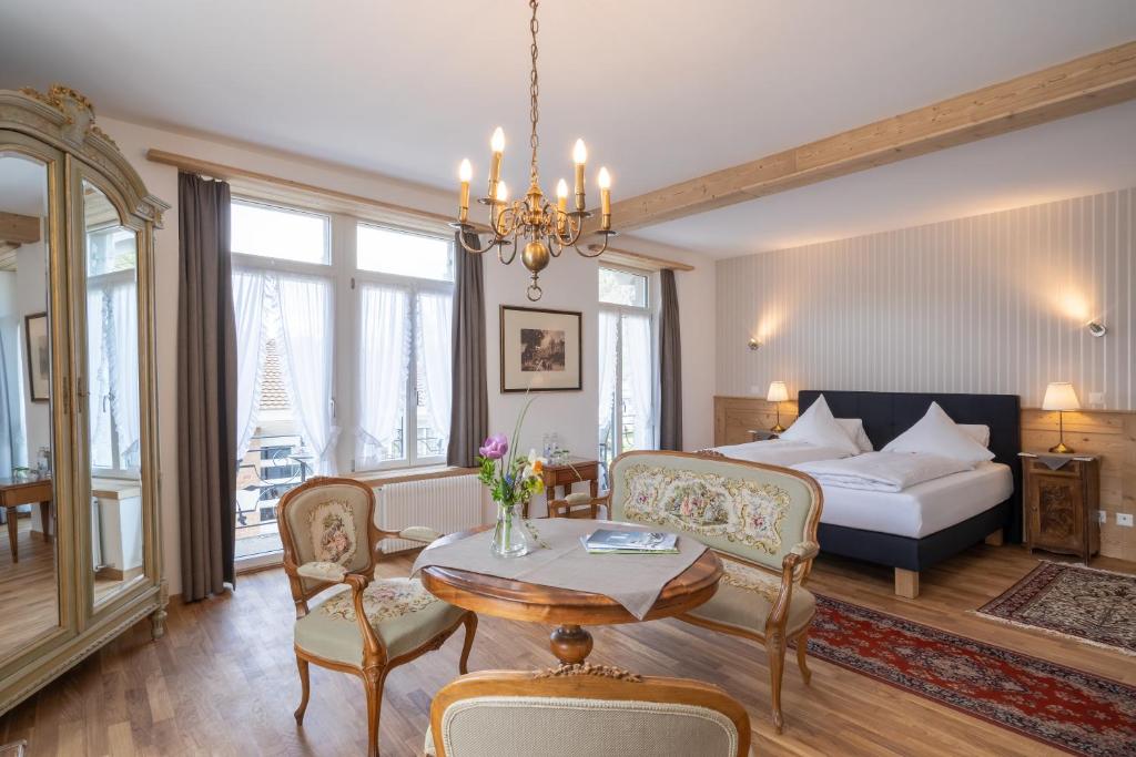 Carlton-Europe Vintage Adults Hotel