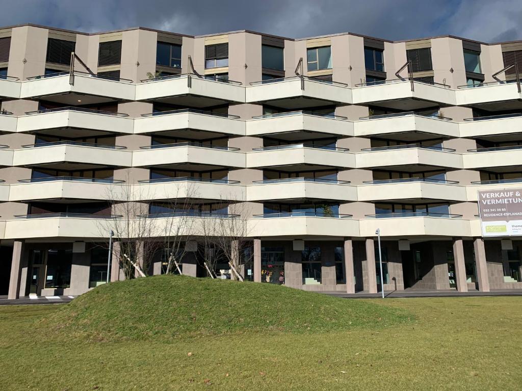 Central & Elegant Room in Biel