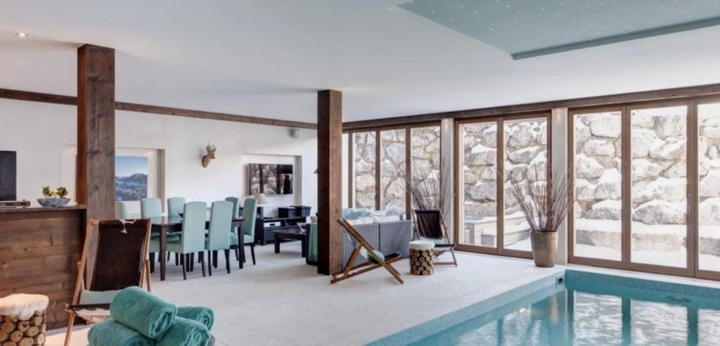 7-bedroom Chalet Private Pool and Stunning Views