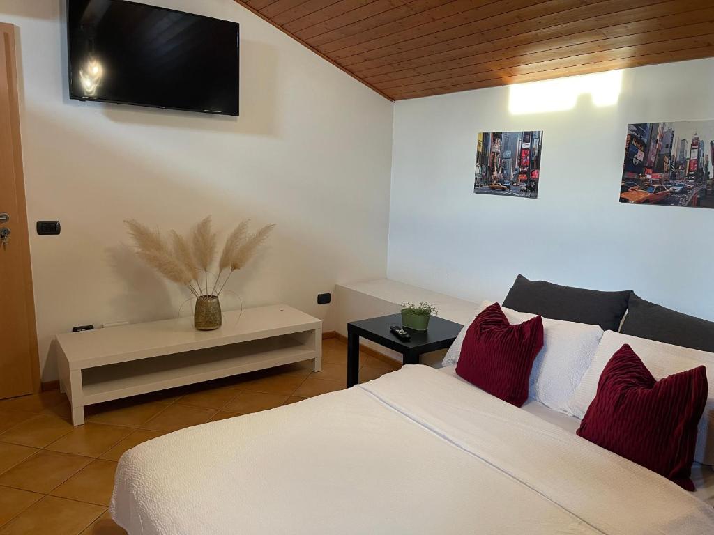 Chiasso Swiss Apartment by RentuGoo Travel