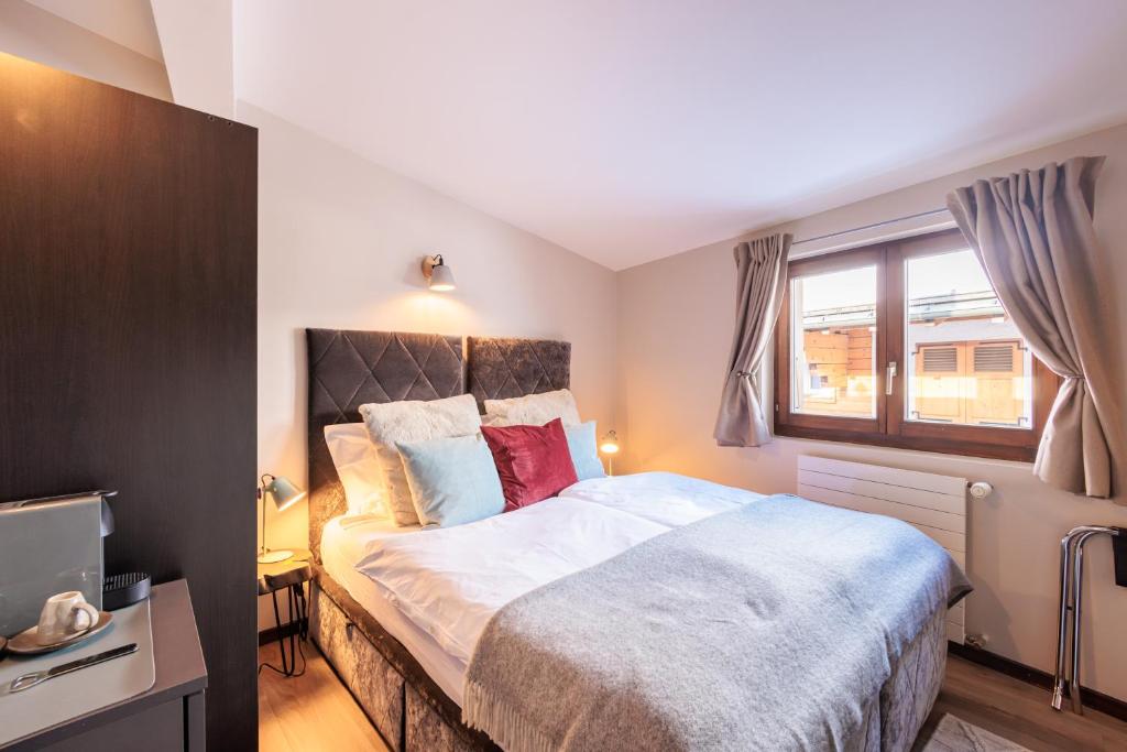 No 8 Bed & Bar