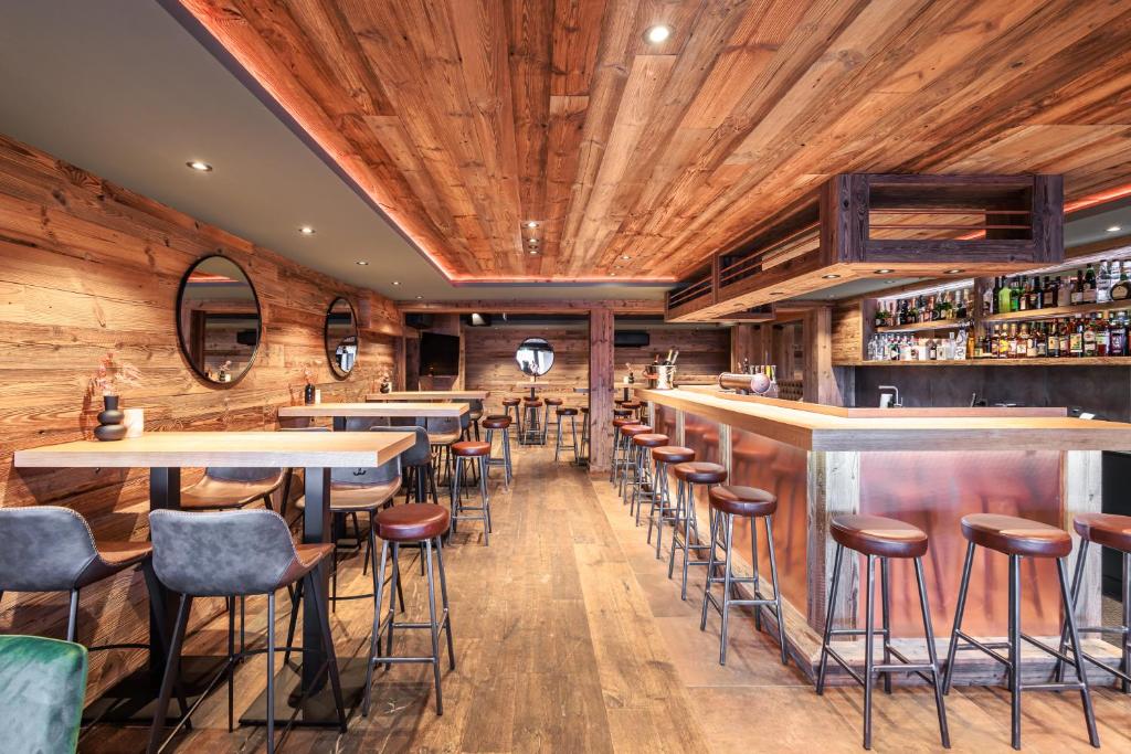 No 8 Bed & Bar