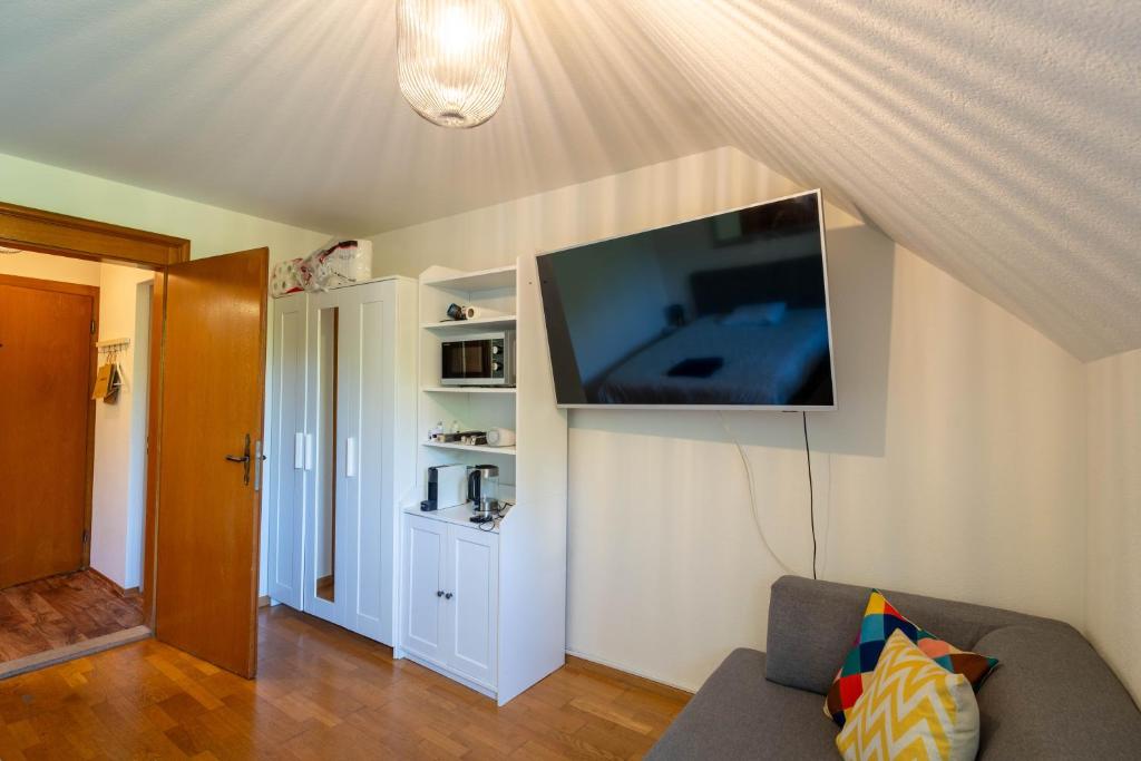Studio 8 Rhine View - Quiet and Cozy - 10min Walk to City Center, 15min to Main Station